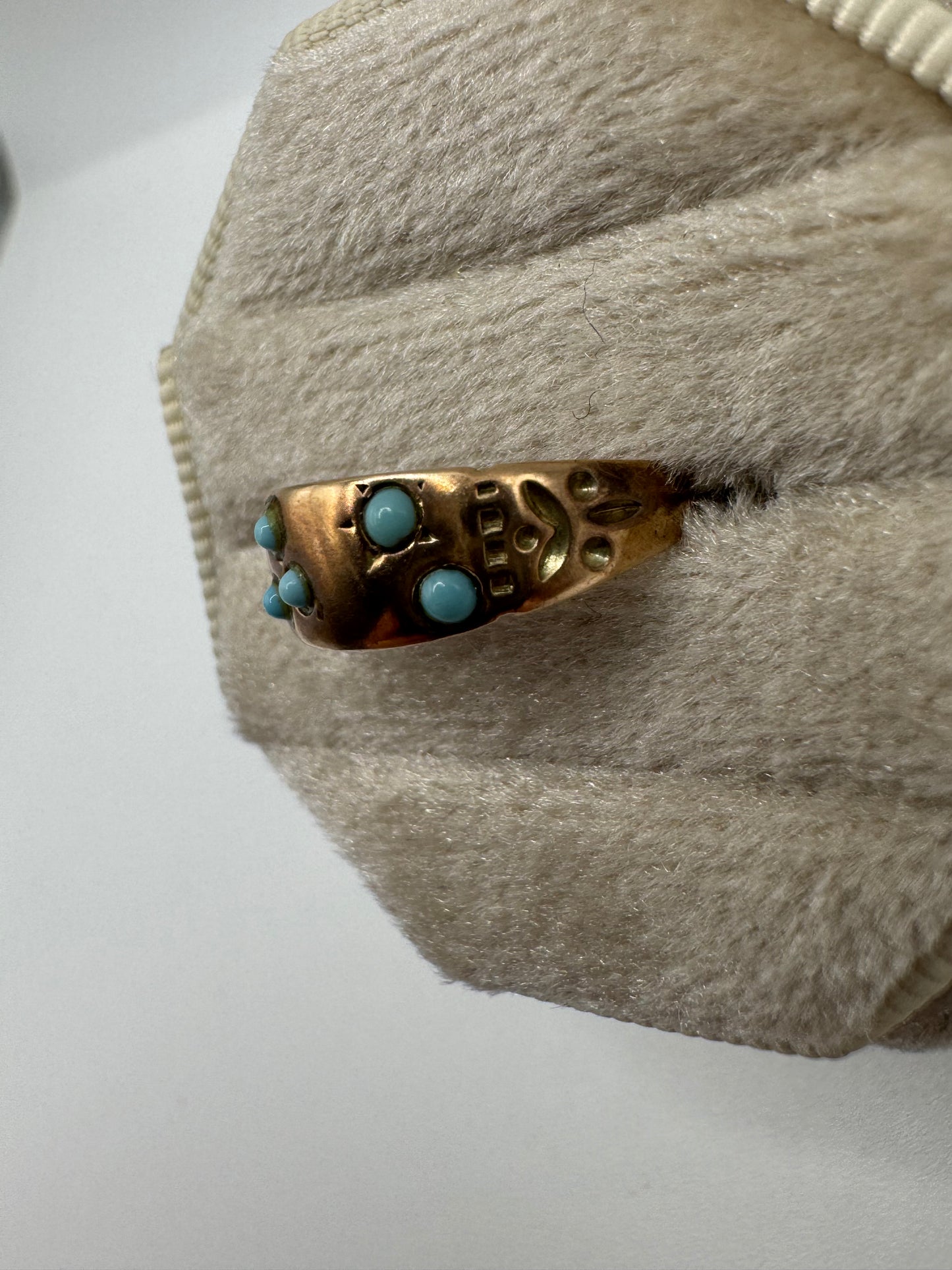 Antique 9ct rose gold turquoise gypsy ring