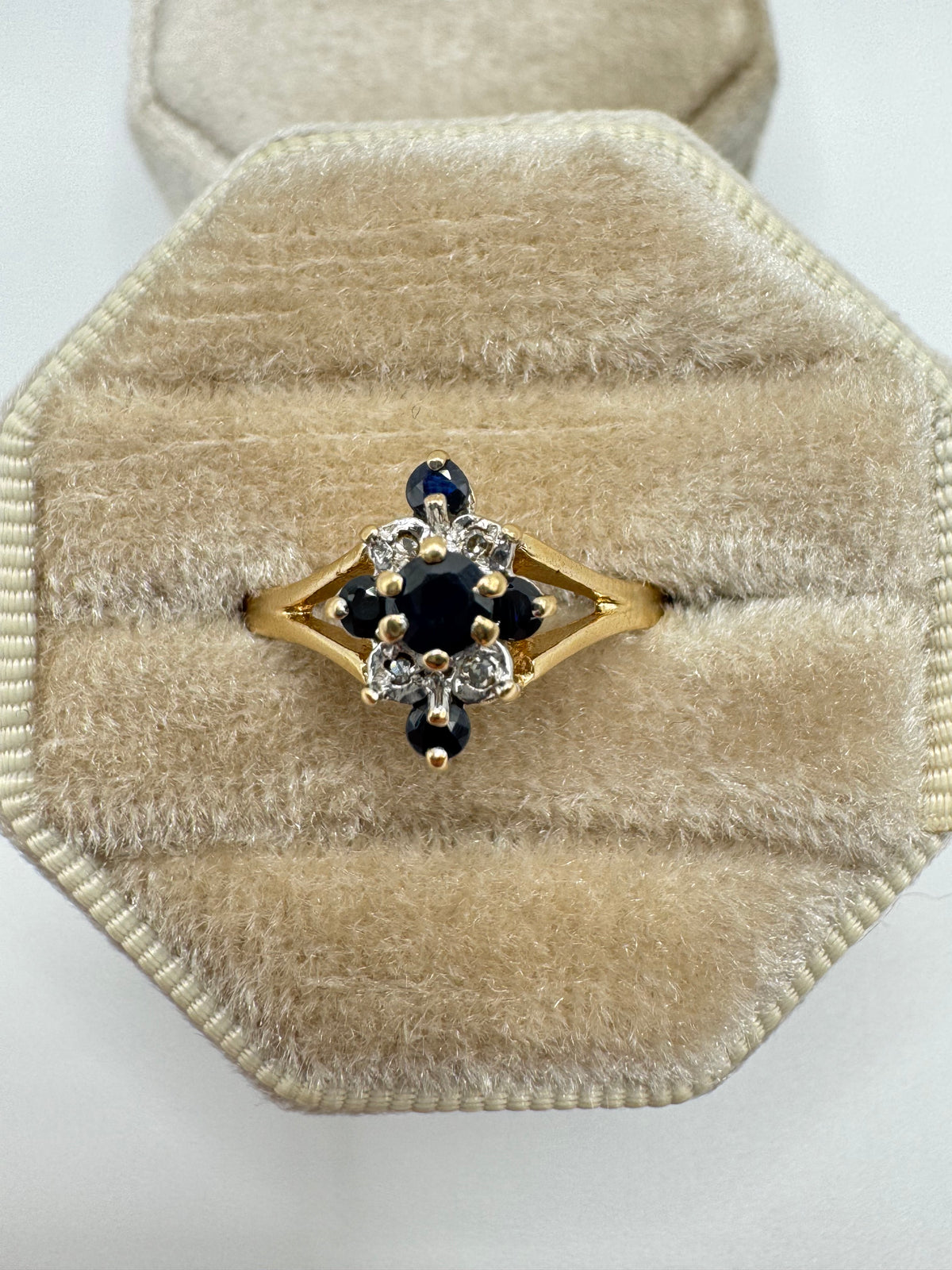 9ct gold sapphire and diamond ring