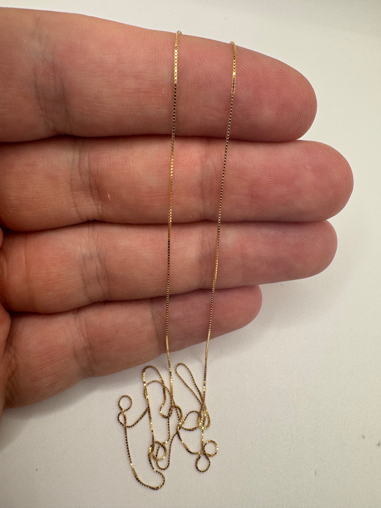 9ct gold Venetian box chain 37