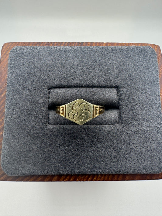 14ct gold engraved signet ring