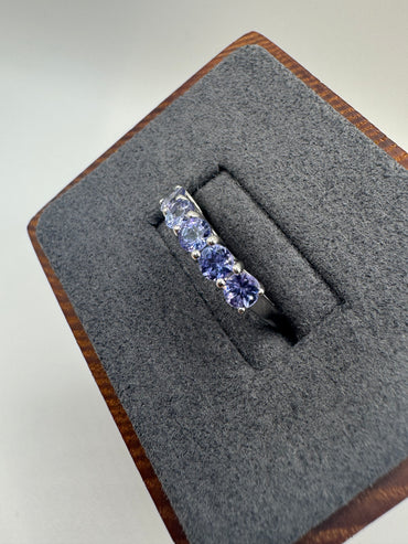 9ct white gold tanzanite ring