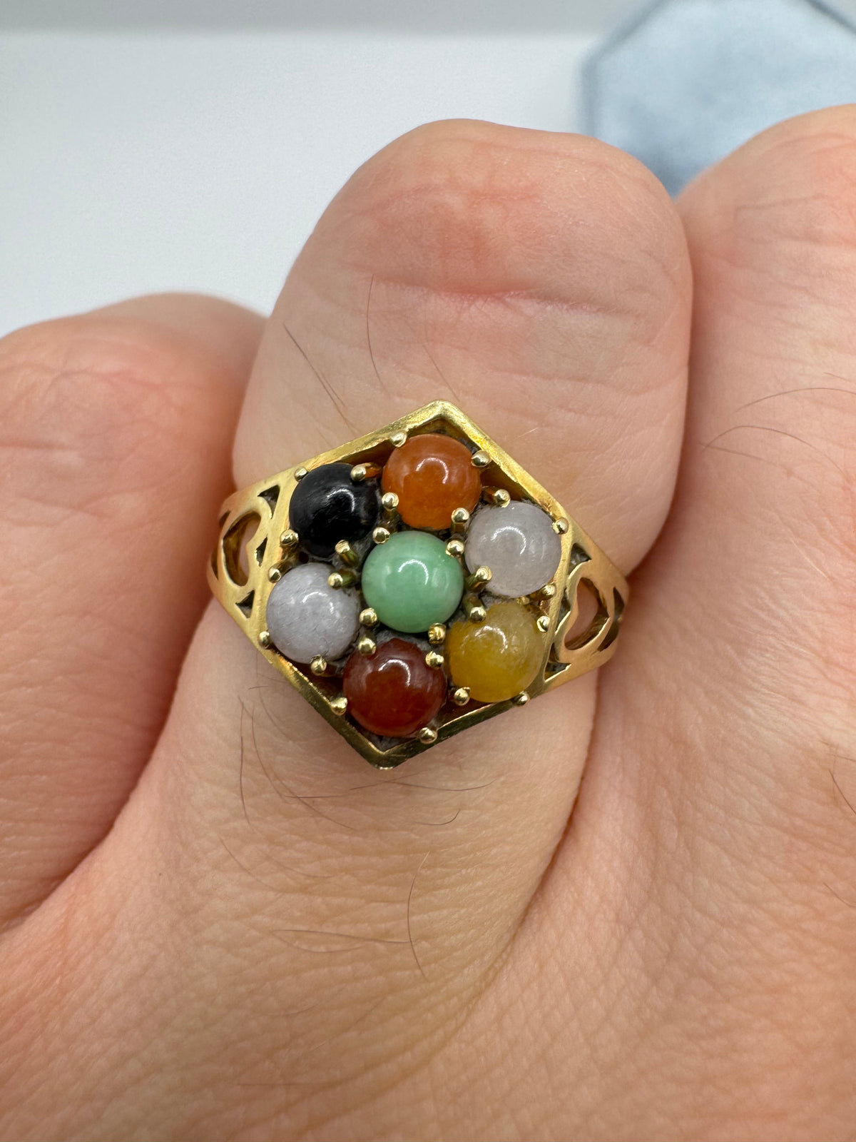 14ct gold multi-coloured jade cluster ring