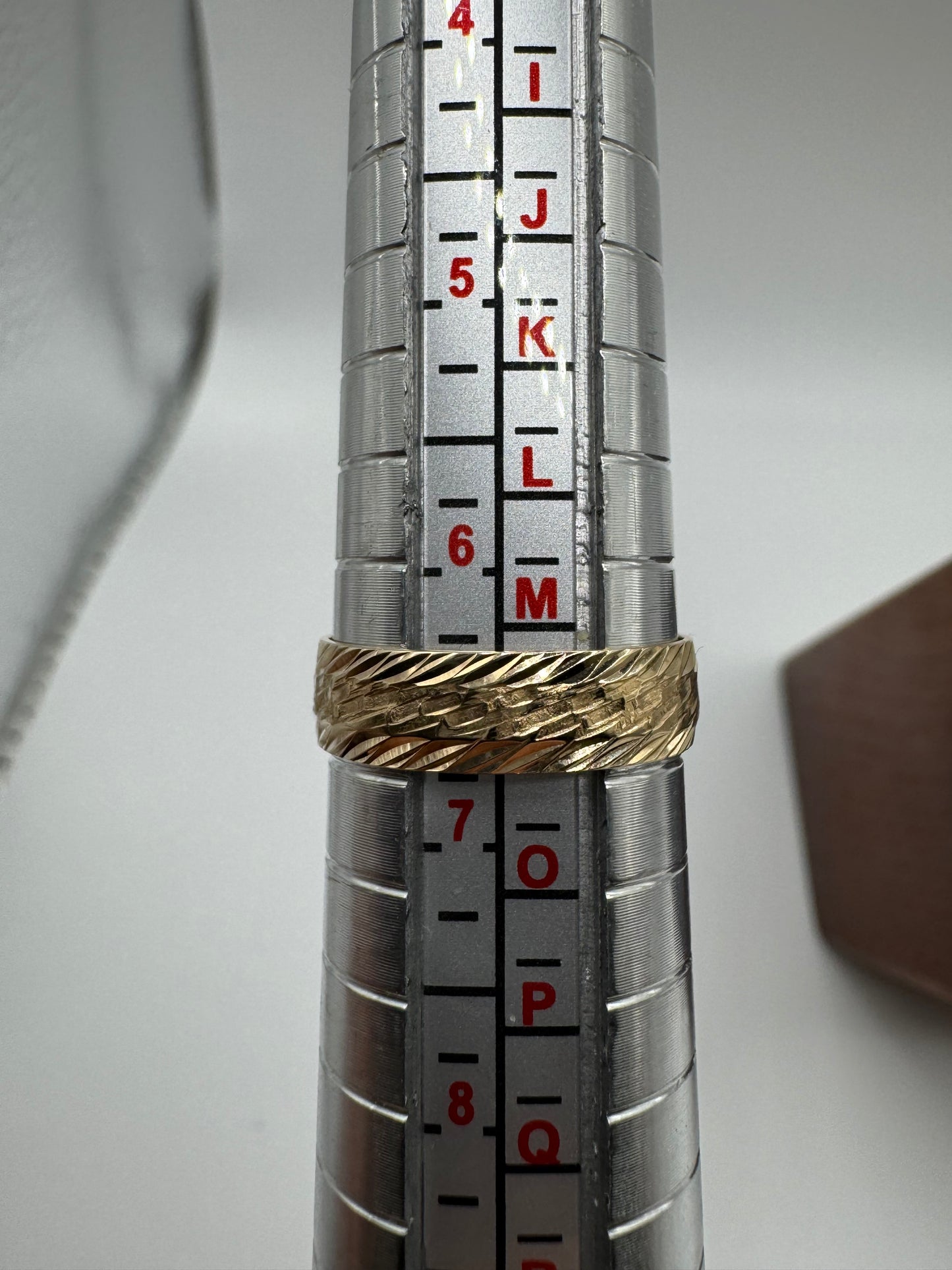9ct gold engraved wedding style band
