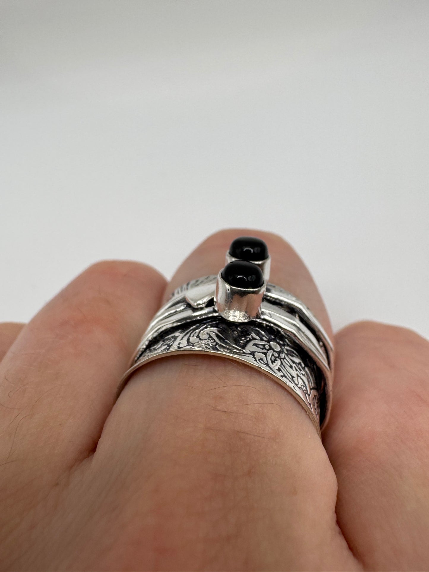 Silver onyx and heart spinning ring (9-S)