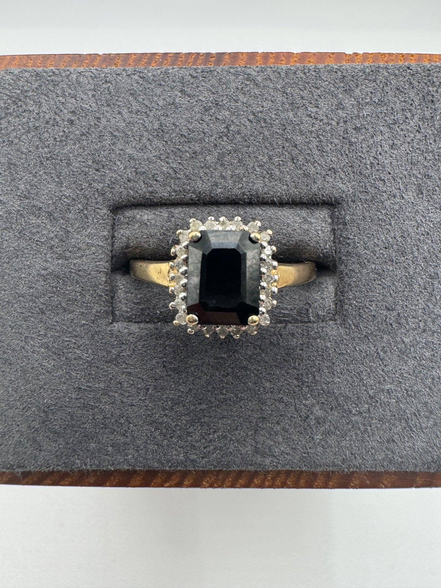 9ct gold sapphire and diamond ring