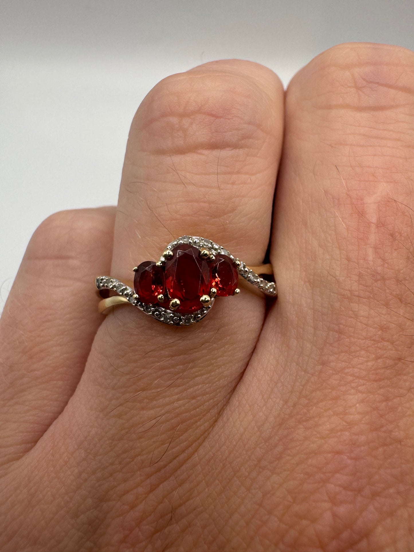 9ct gold spinel and diamond ring
