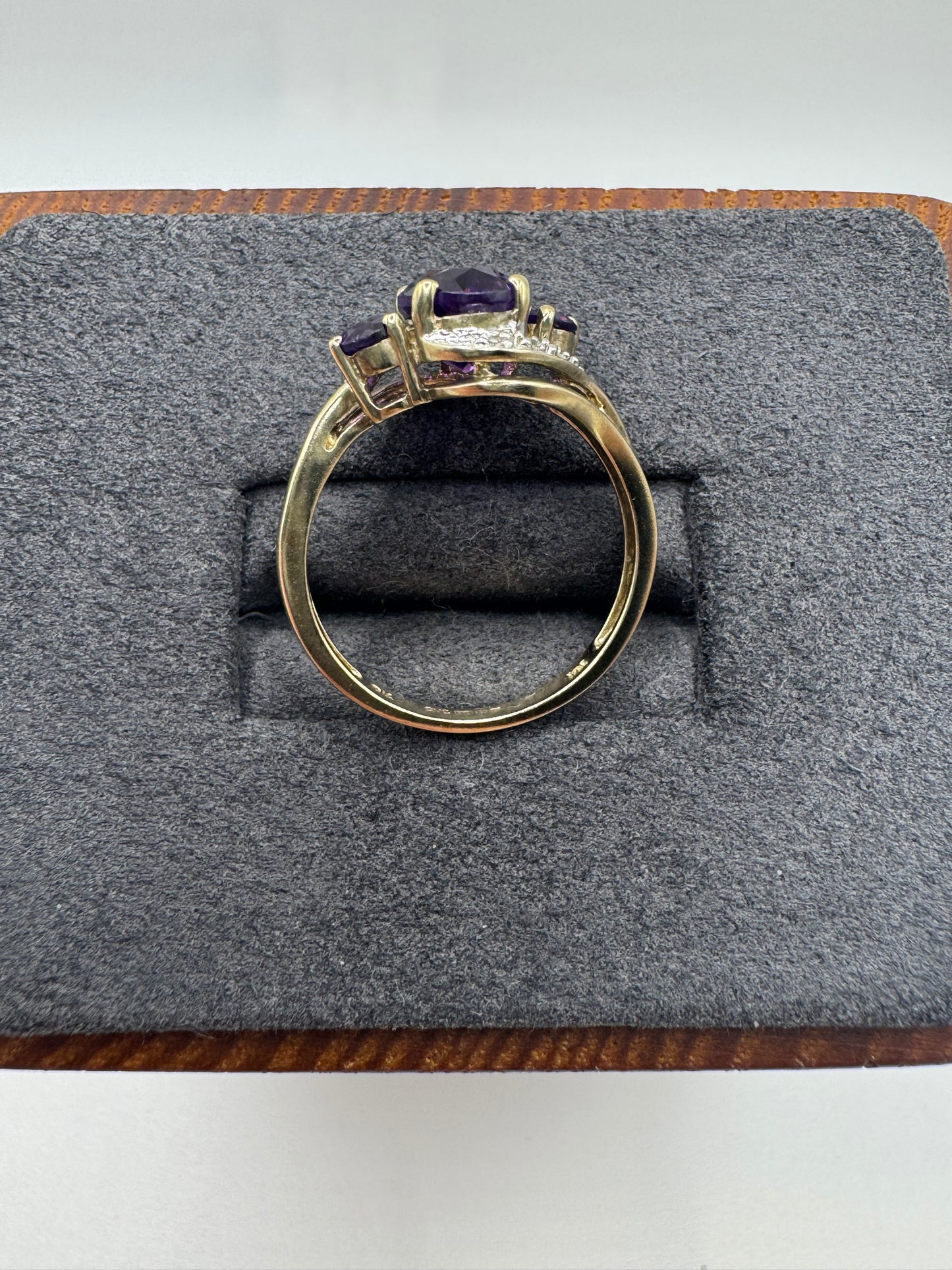 9ct gold amethyst and diamond cluster ring