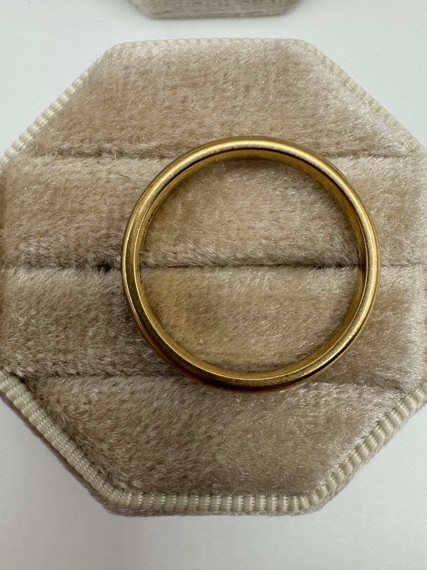 9ct gold plain band