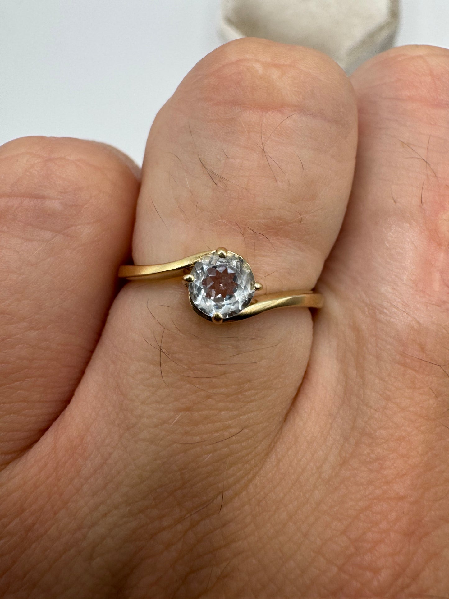 9ct gold aquamarine ring