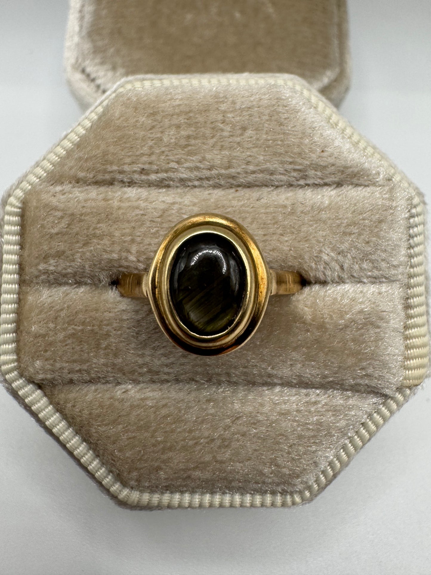 9ct gold star sapphire ring