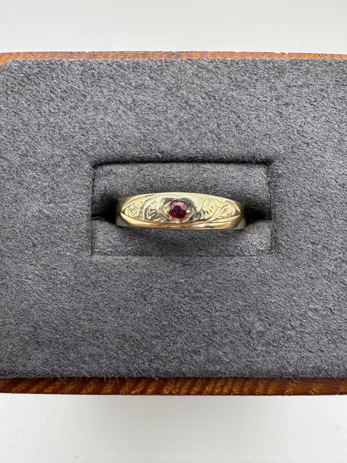 9ct gold ruby engraved gypsy ring