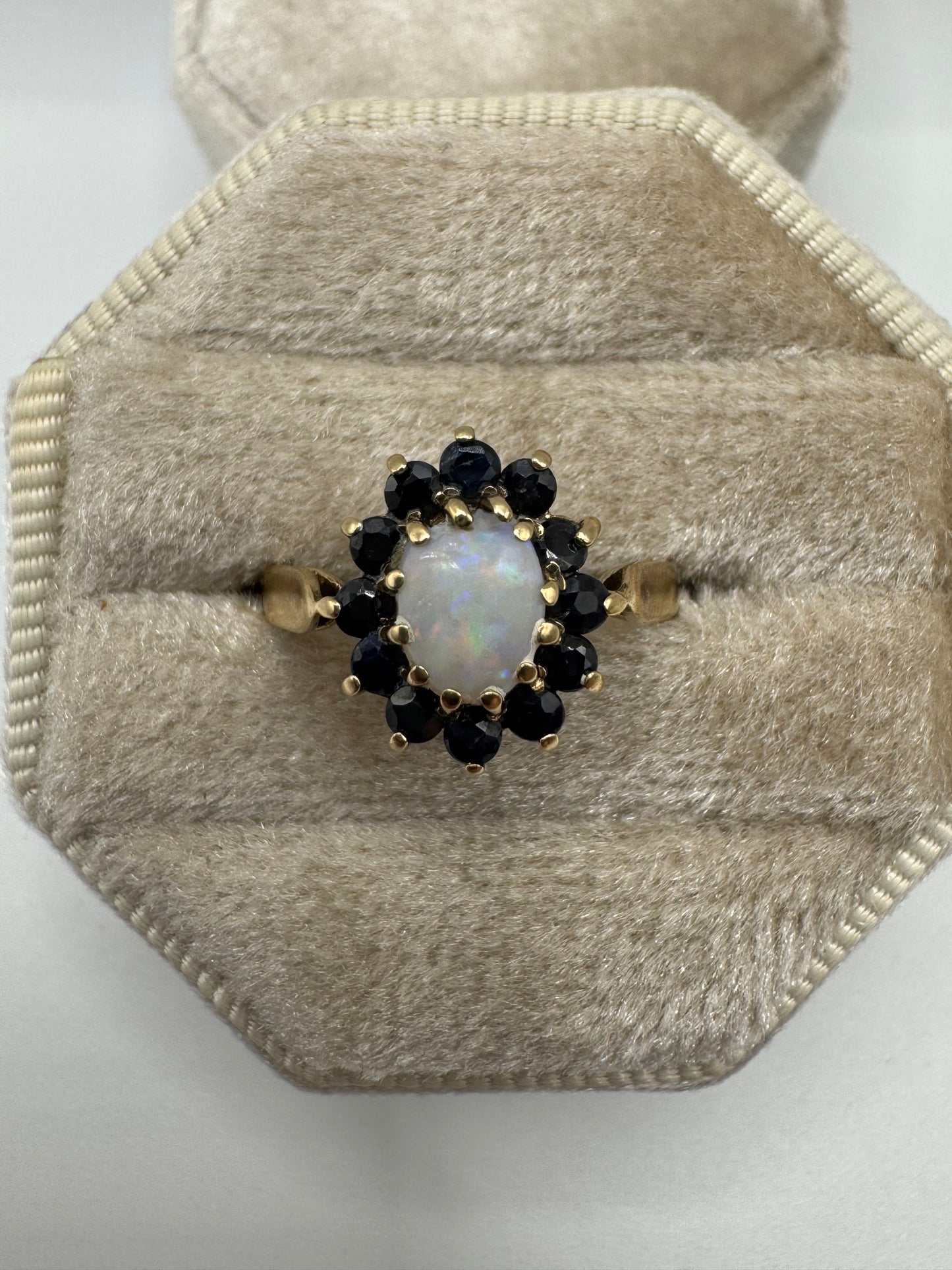 9ct gold opal and sapphire ring