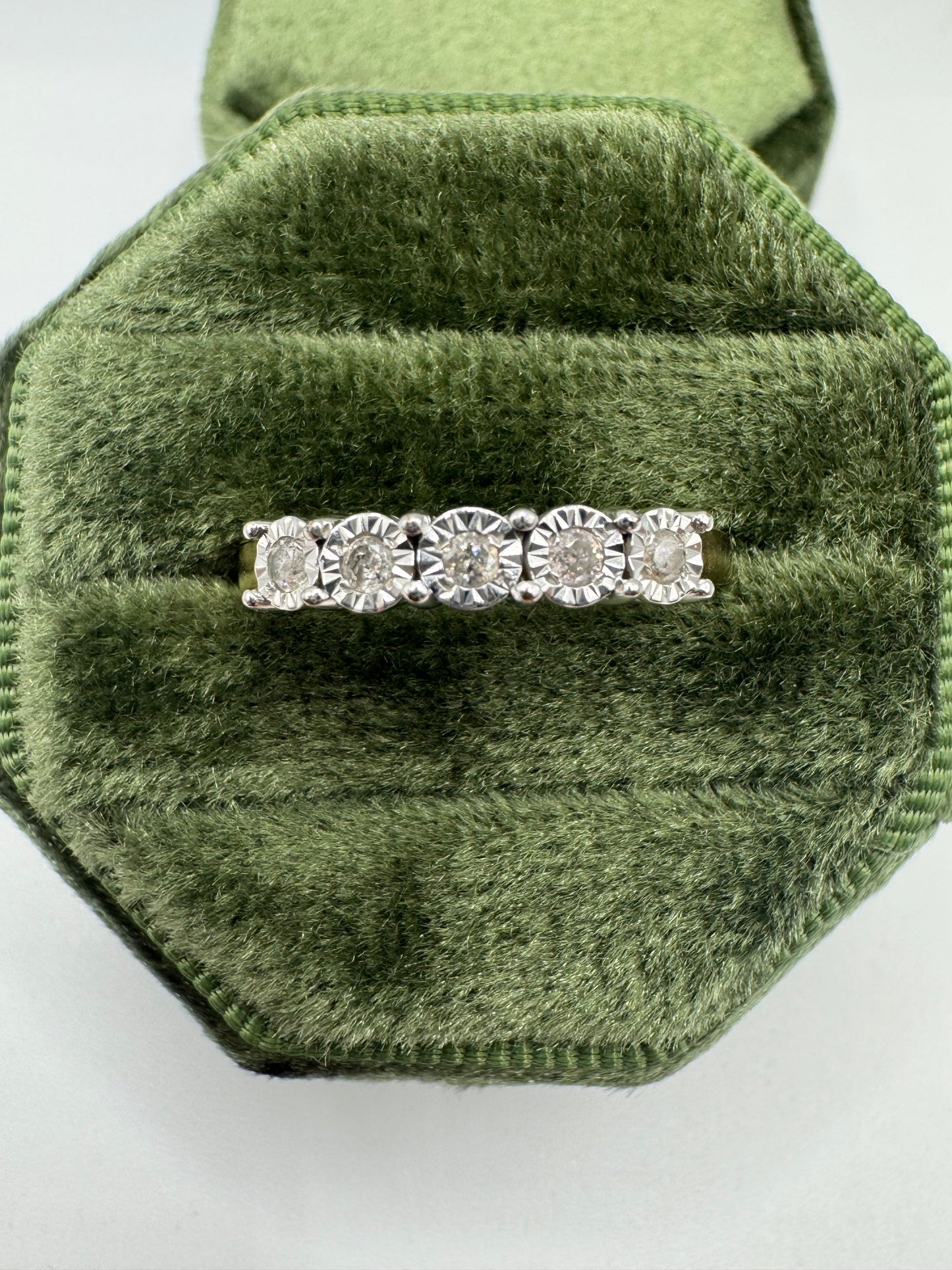 9ct gold diamond ring