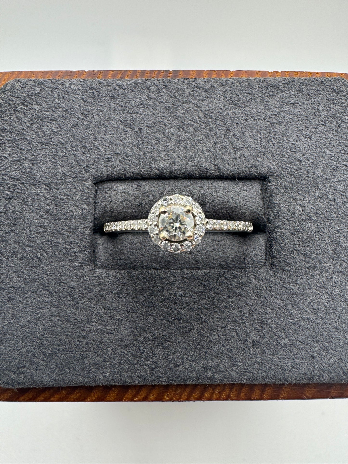 9ct white gold diamond cluster ring