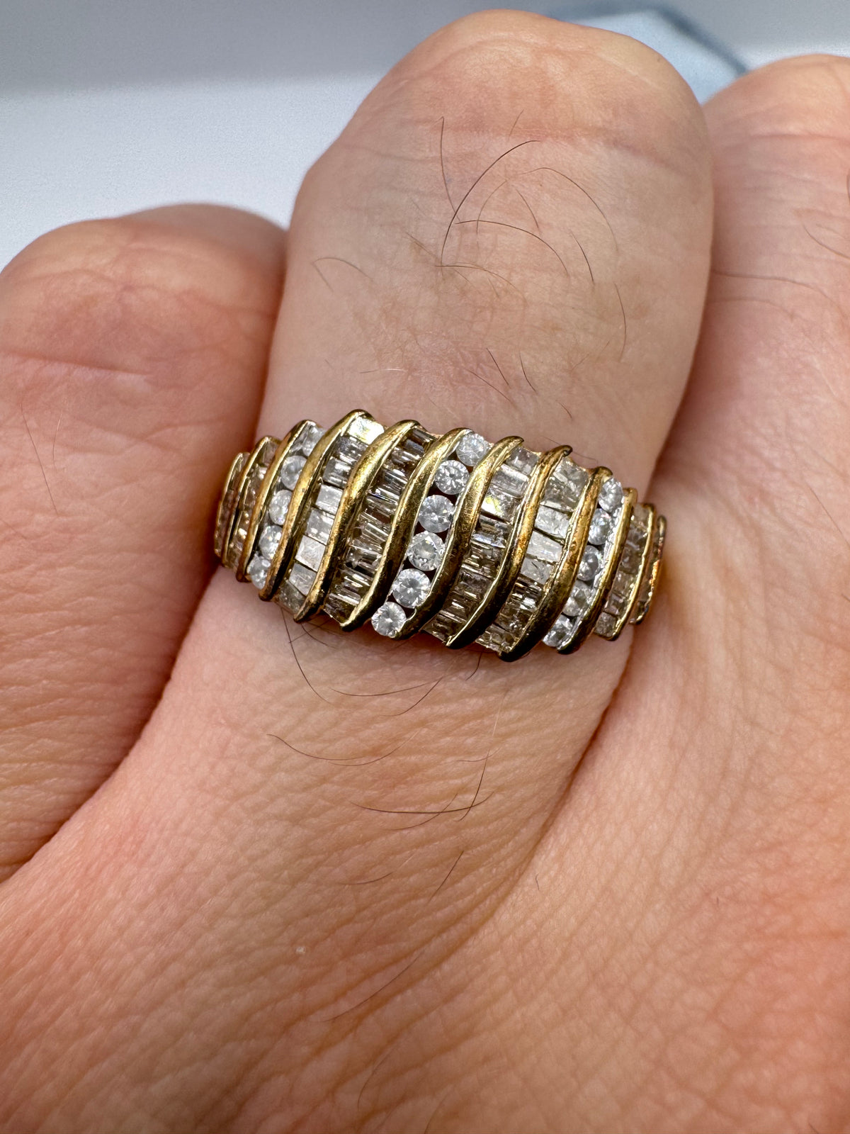 9ct gold diamond ring
