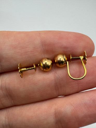 9ct gold screw on earrings