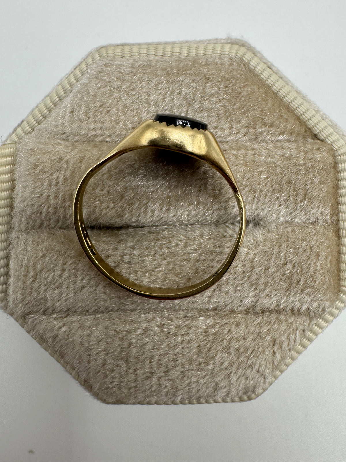 9ct gold onyx signet ring