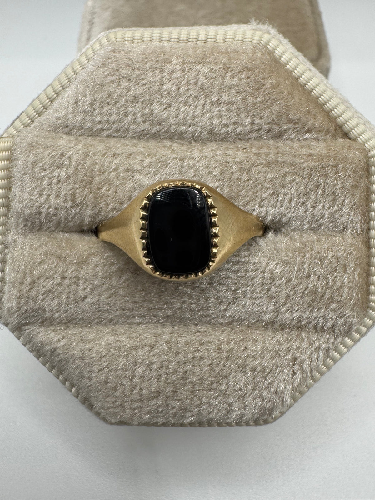 9ct gold onyx signet ring