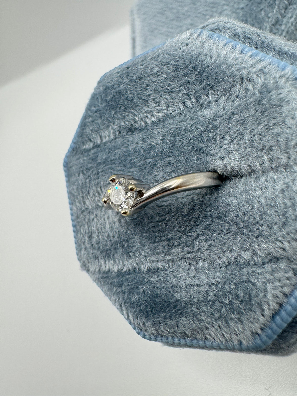 9ct white gold diamond twist ring