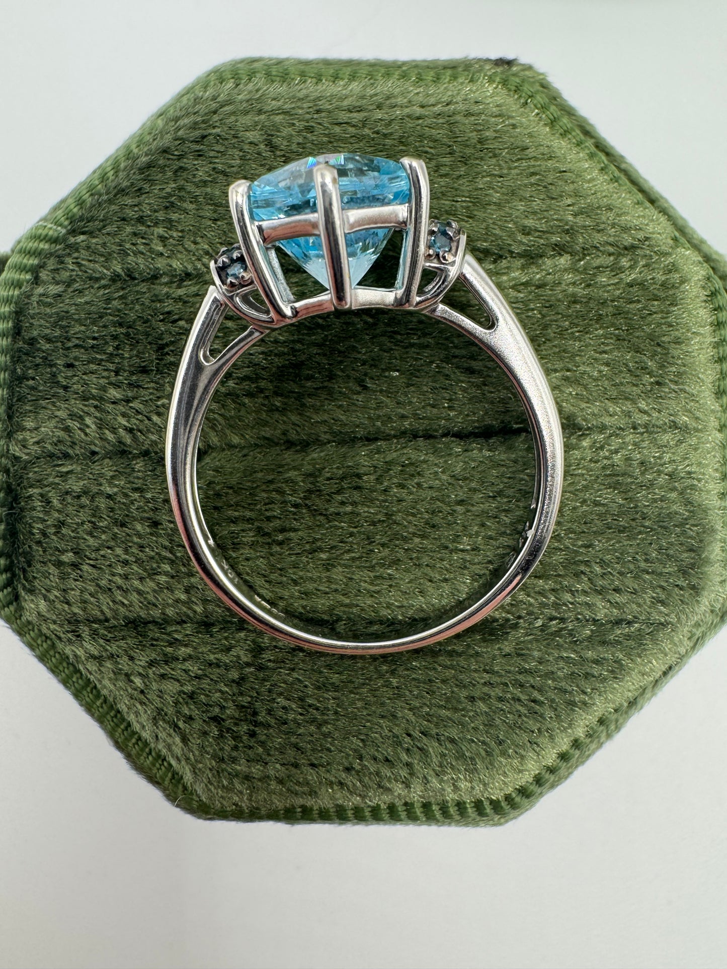9ct white gold topaz and diamond ring