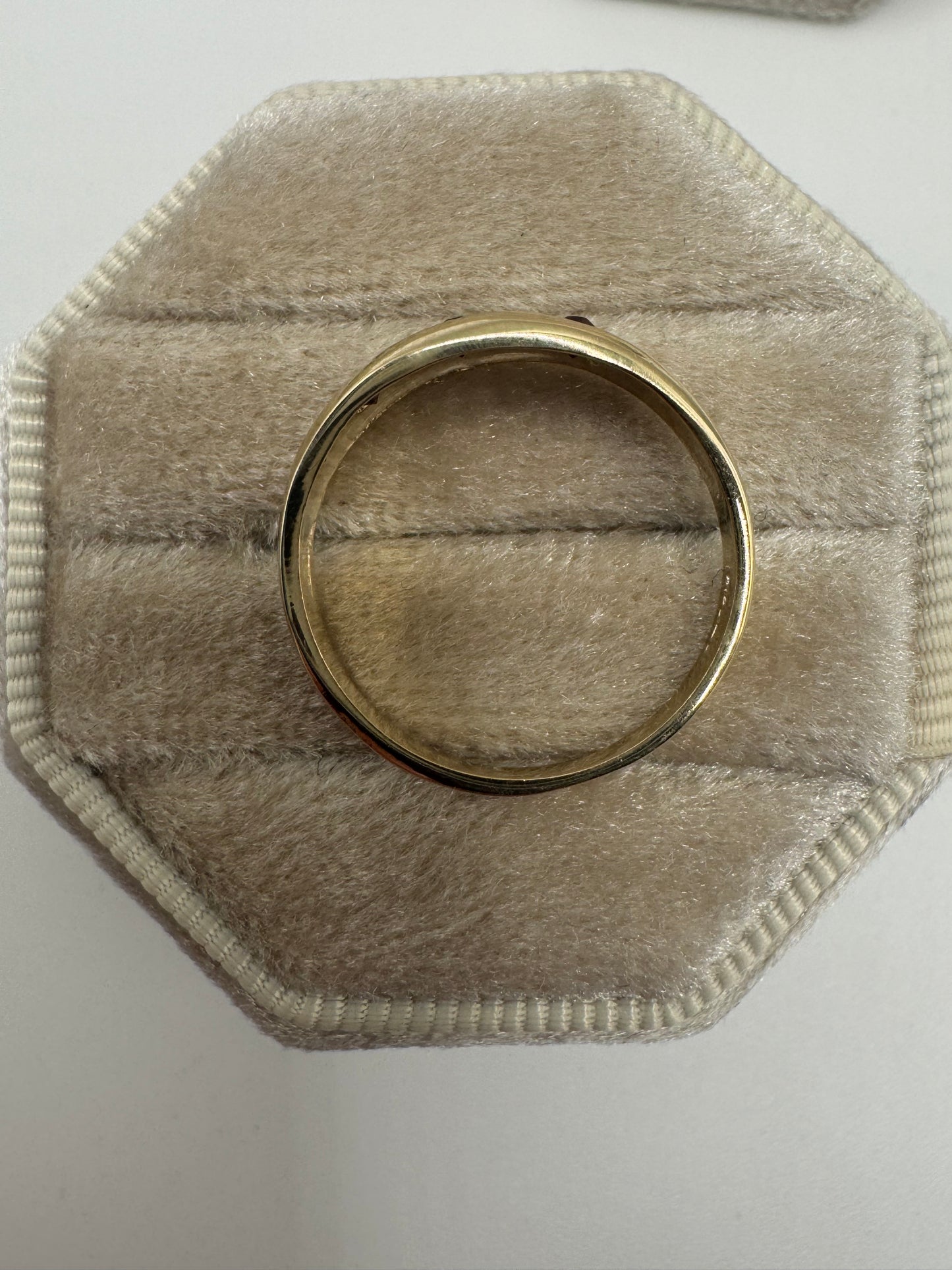 9ct gold garnet gypsy ring