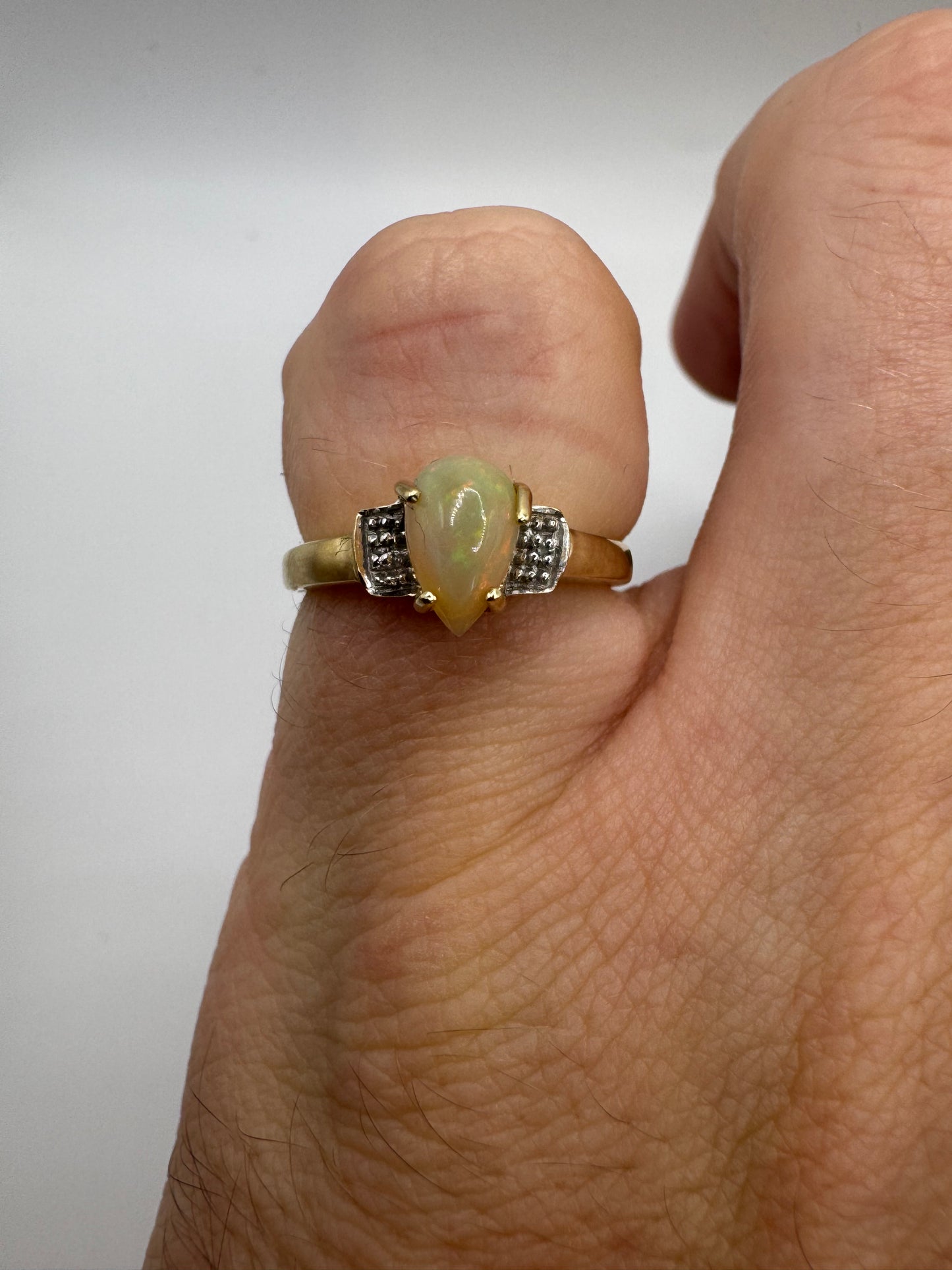 9ct gold opal and diamond ring