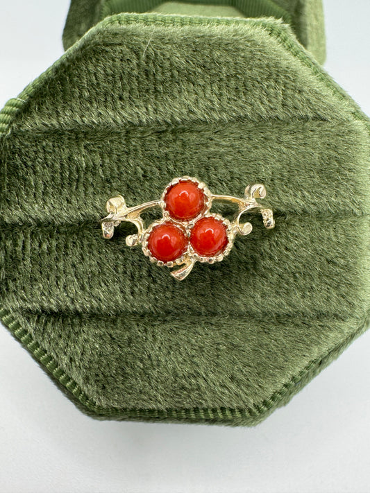 9ct gold coral clover ring