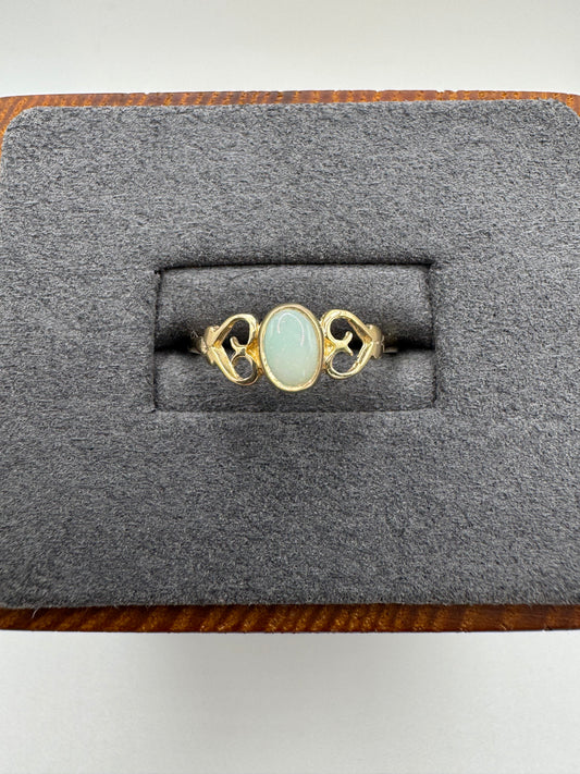 9ct gold opal ring