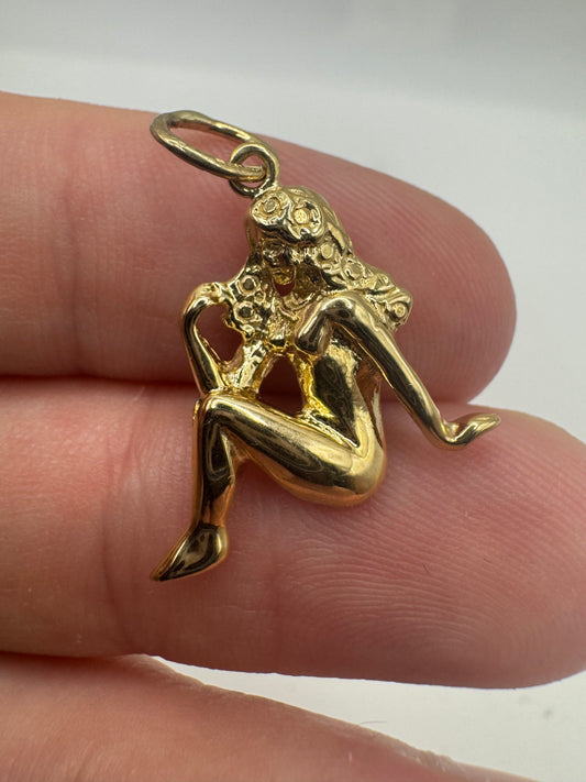 9ct gold Virgo zodiac pendant