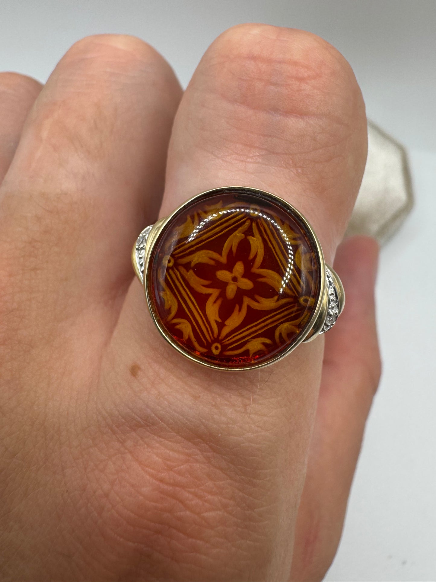 9ct gold carved amber and diamond ring