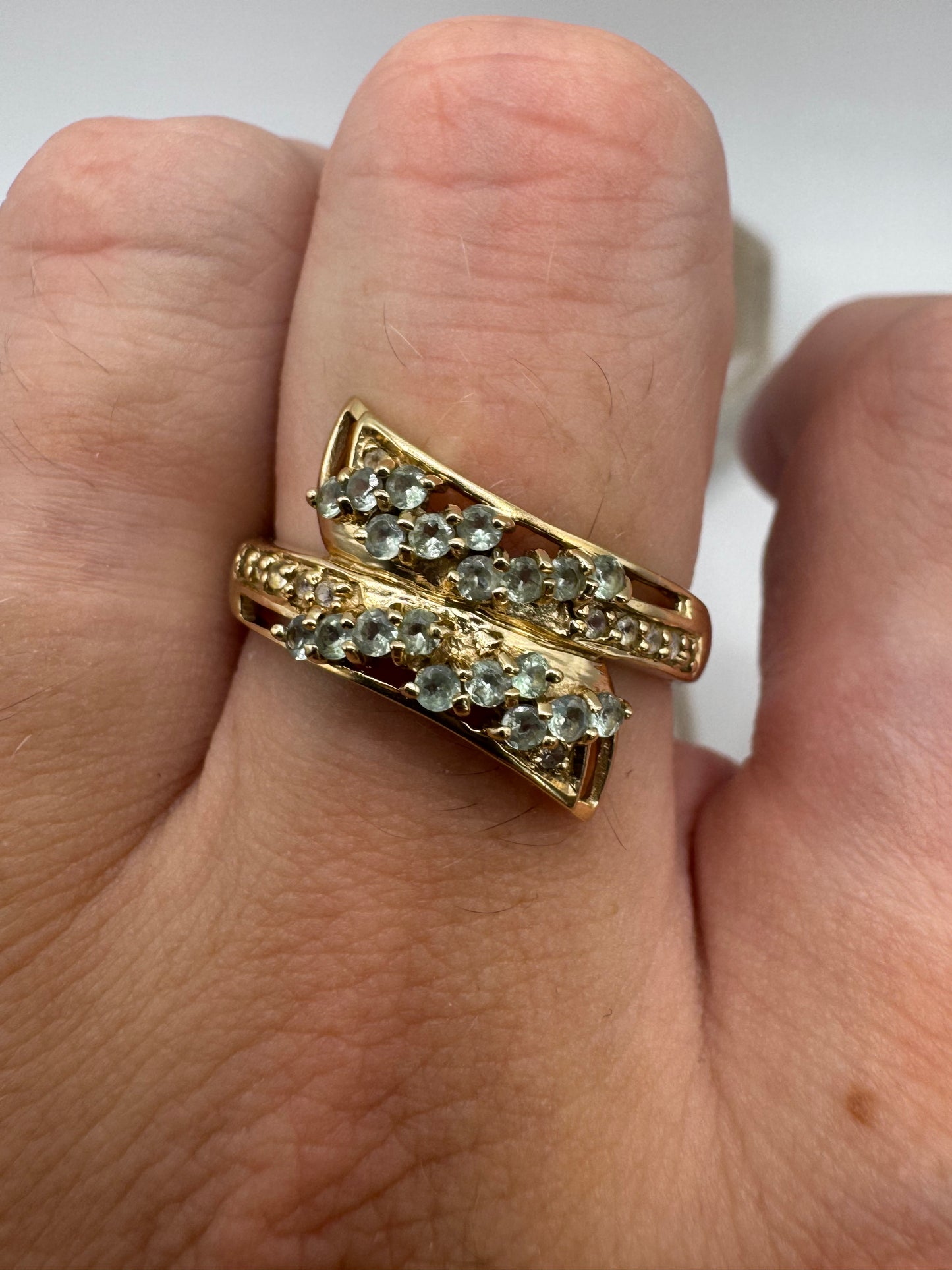 9ct gold alexandrite and zircon ring