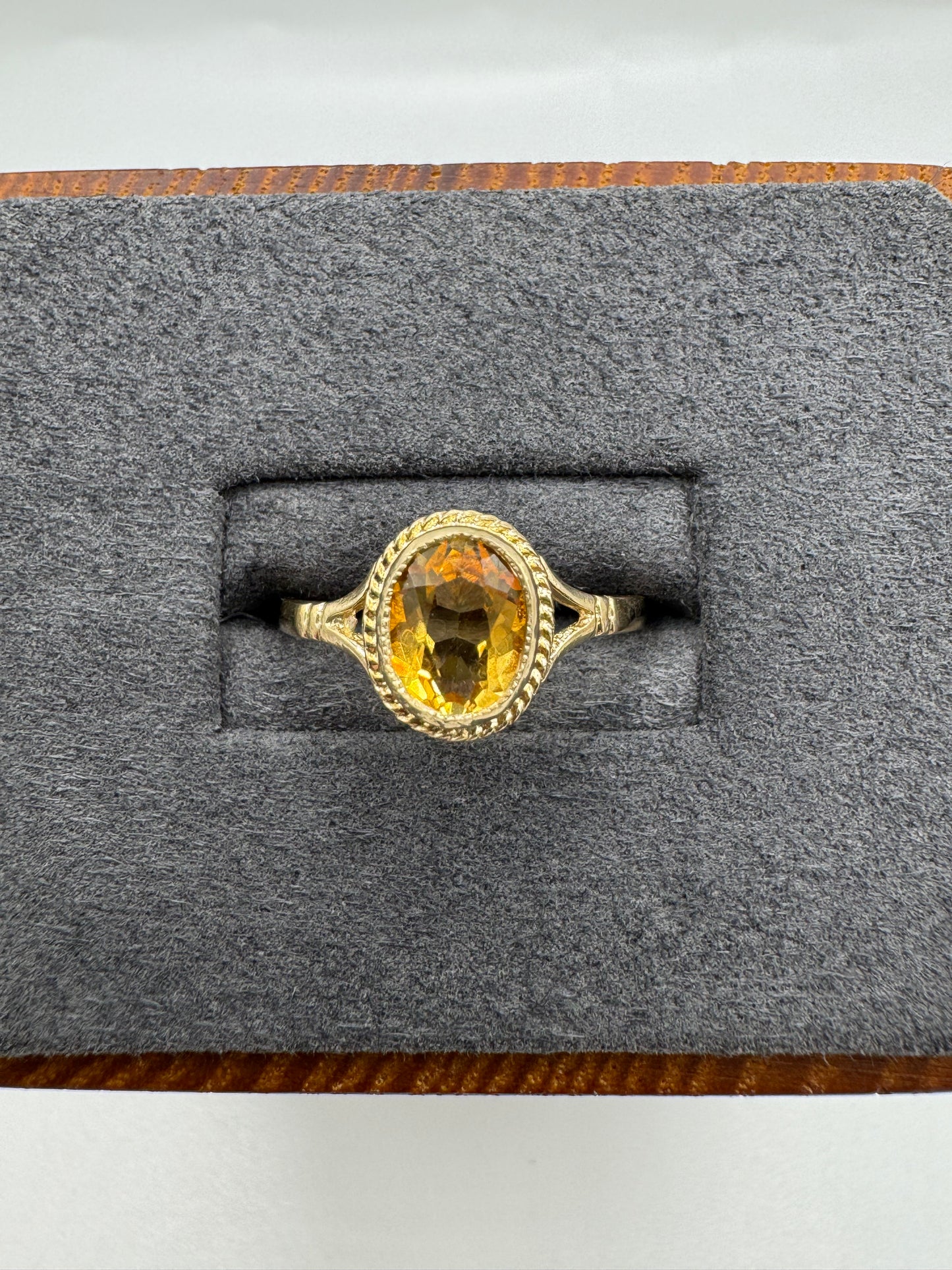 9ct gold citrine ring