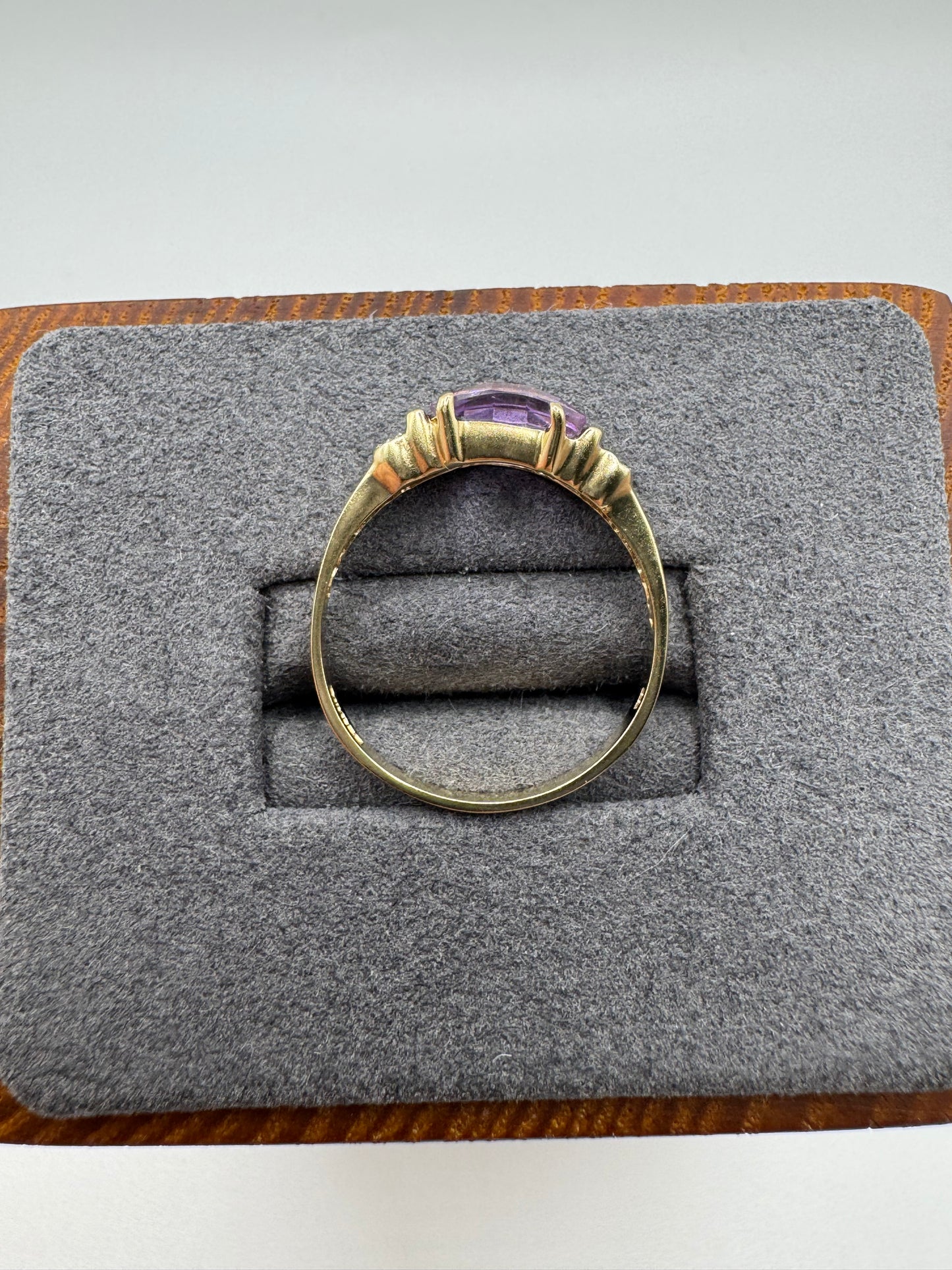 9ct gold amethyst and diamond ring