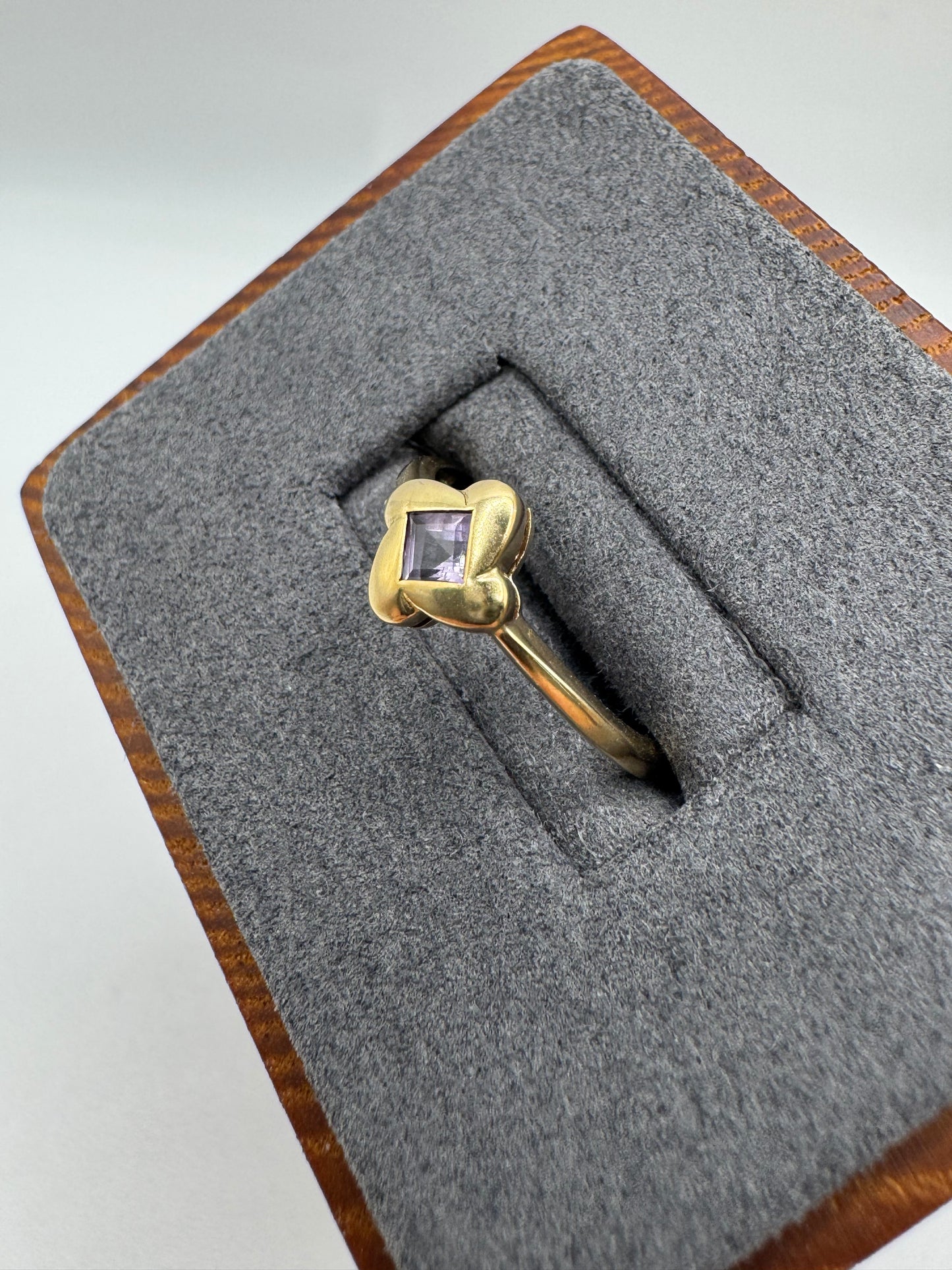 9ct gold amethyst ring