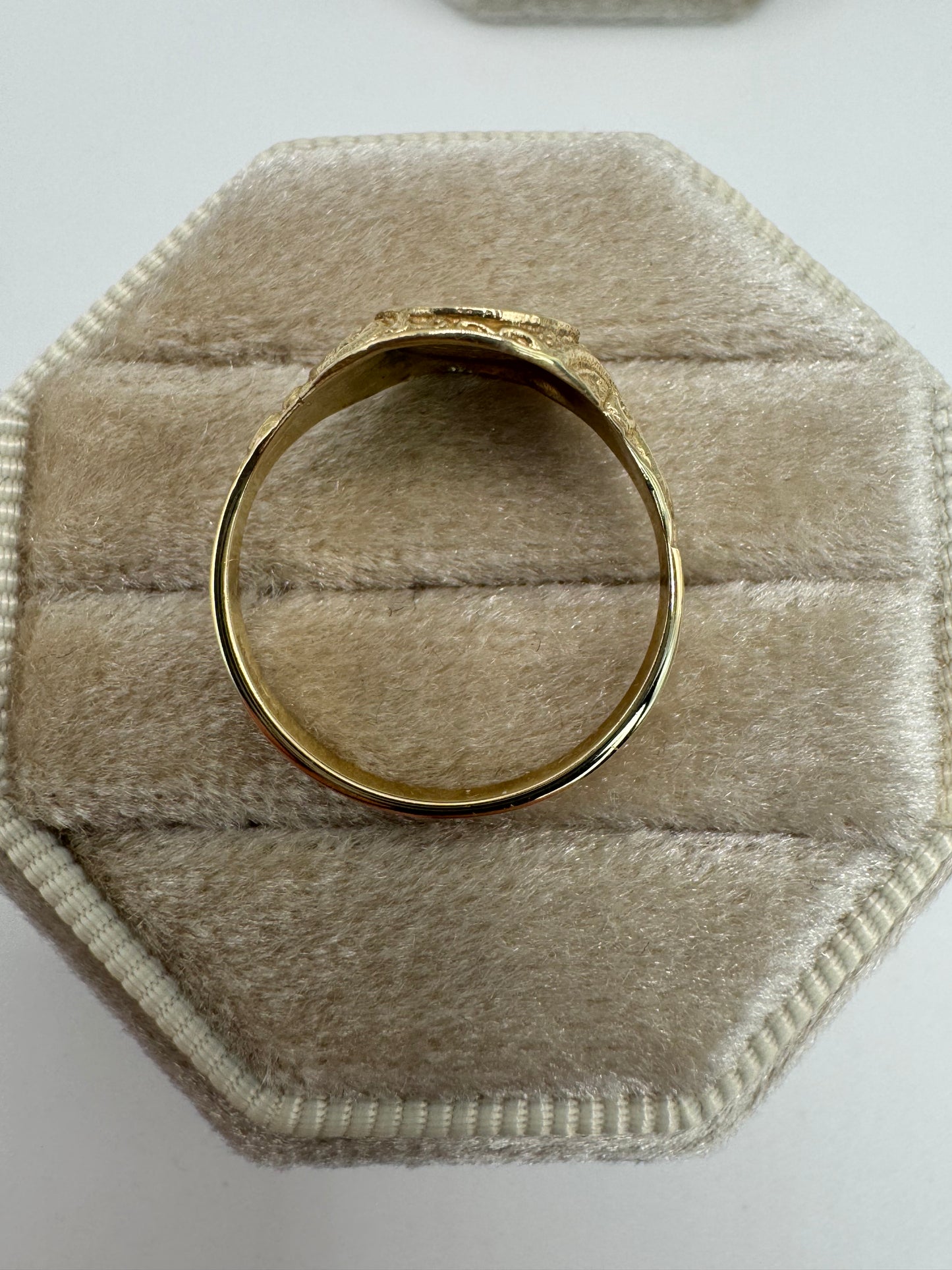 9ct gold enamelled harp ring