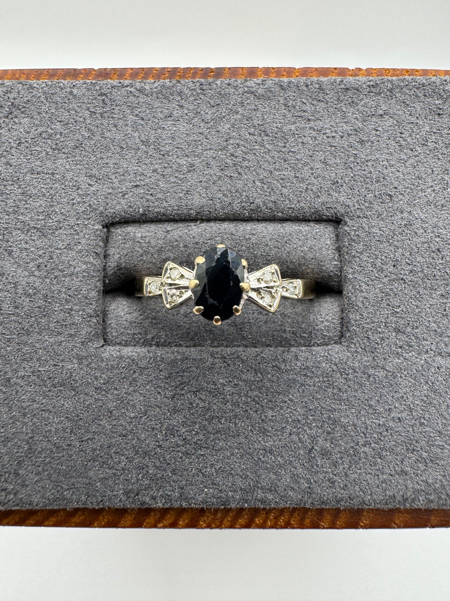 9ct gold sapphire and diamond ring
