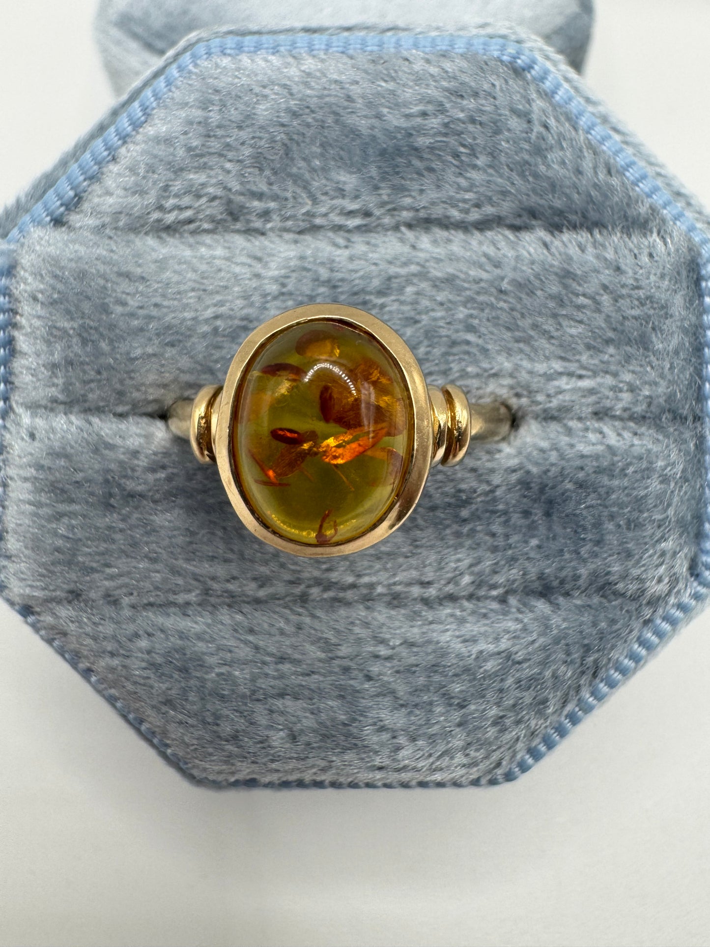 9ct gold amber ring