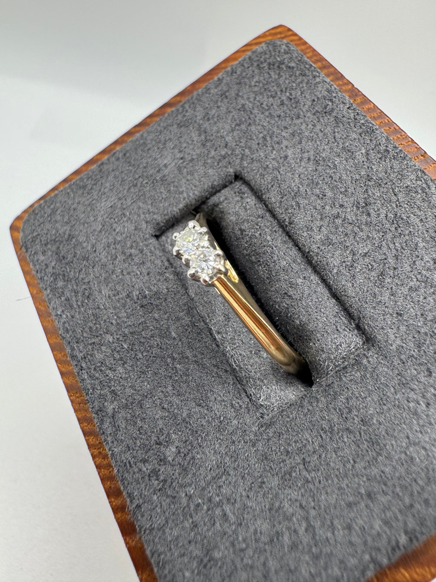 9ct gold diamond ring