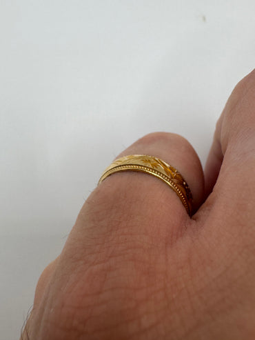 9ct gold patterned band