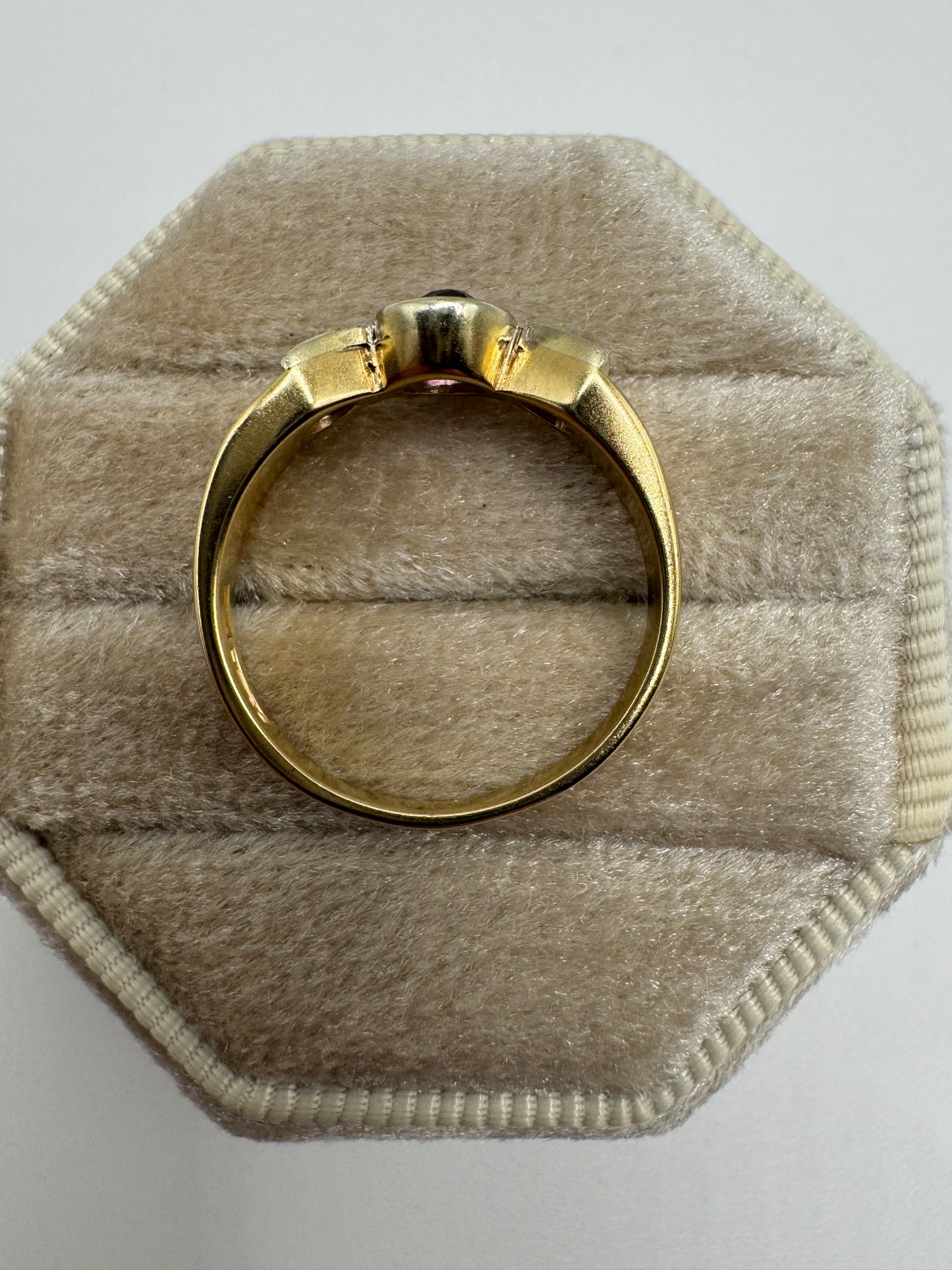 9ct gold amethyst and diamond ring