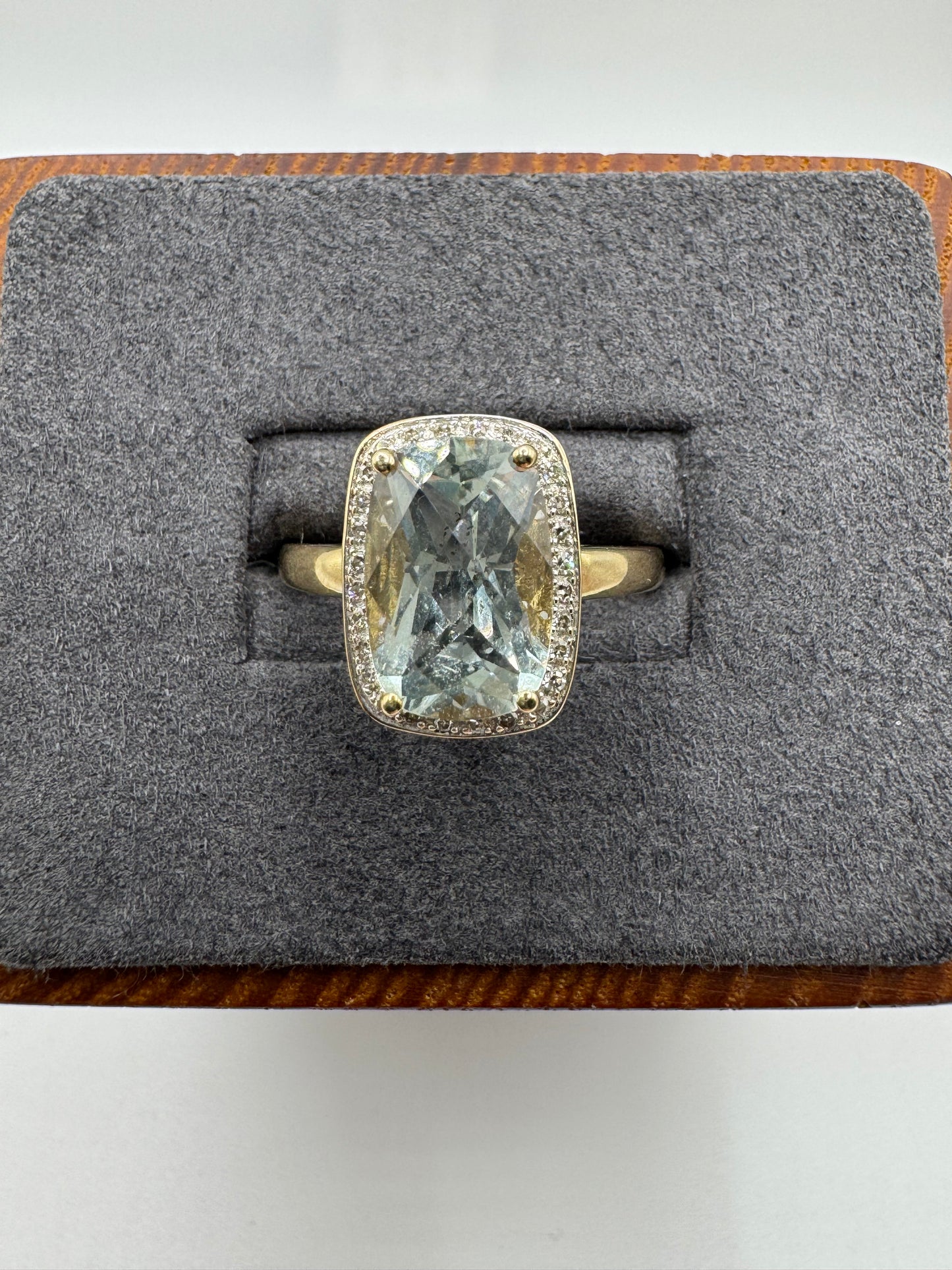 9ct gold green amethyst and diamond ring