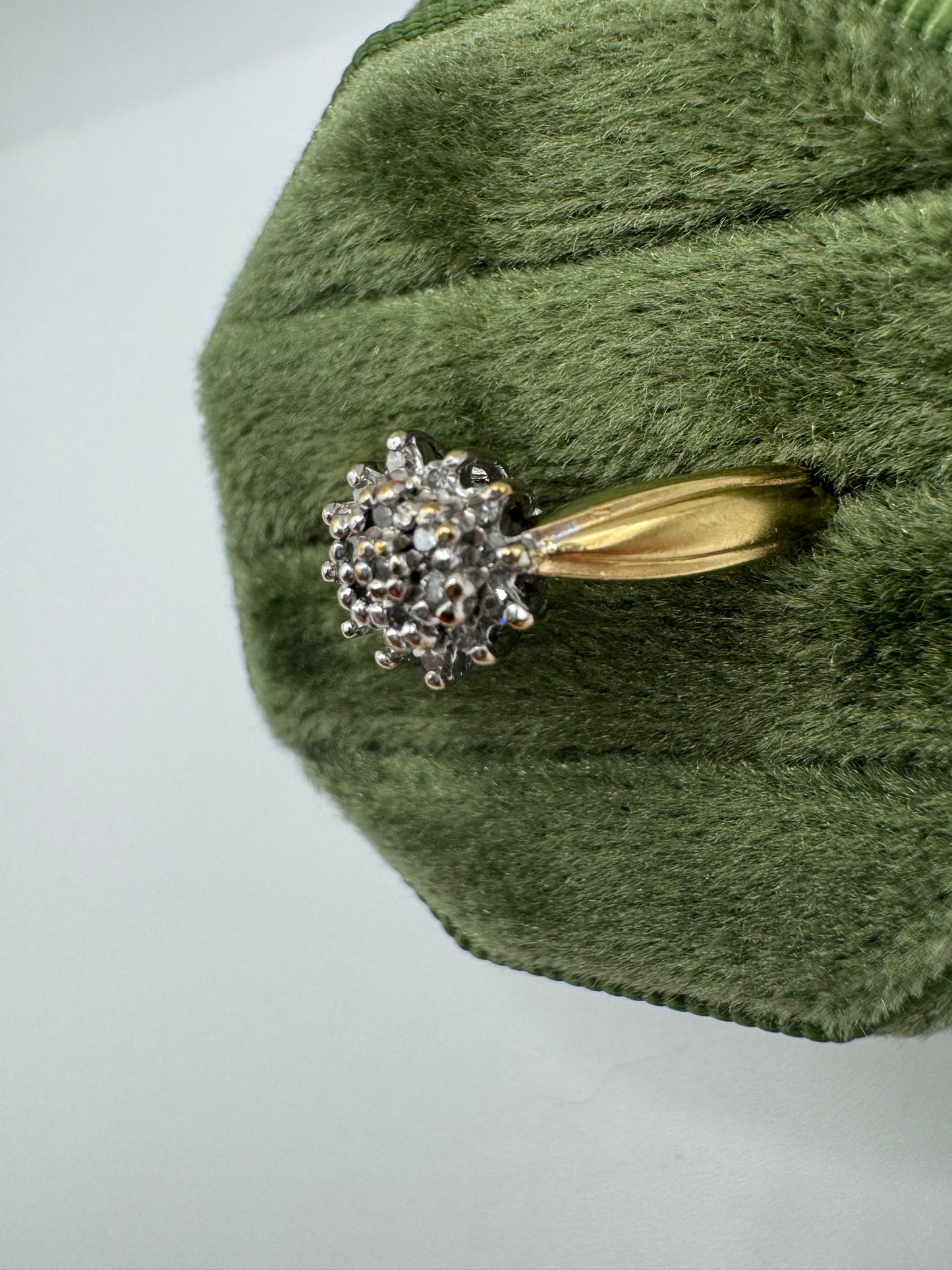 9ct gold 10 point diamond cluster ring