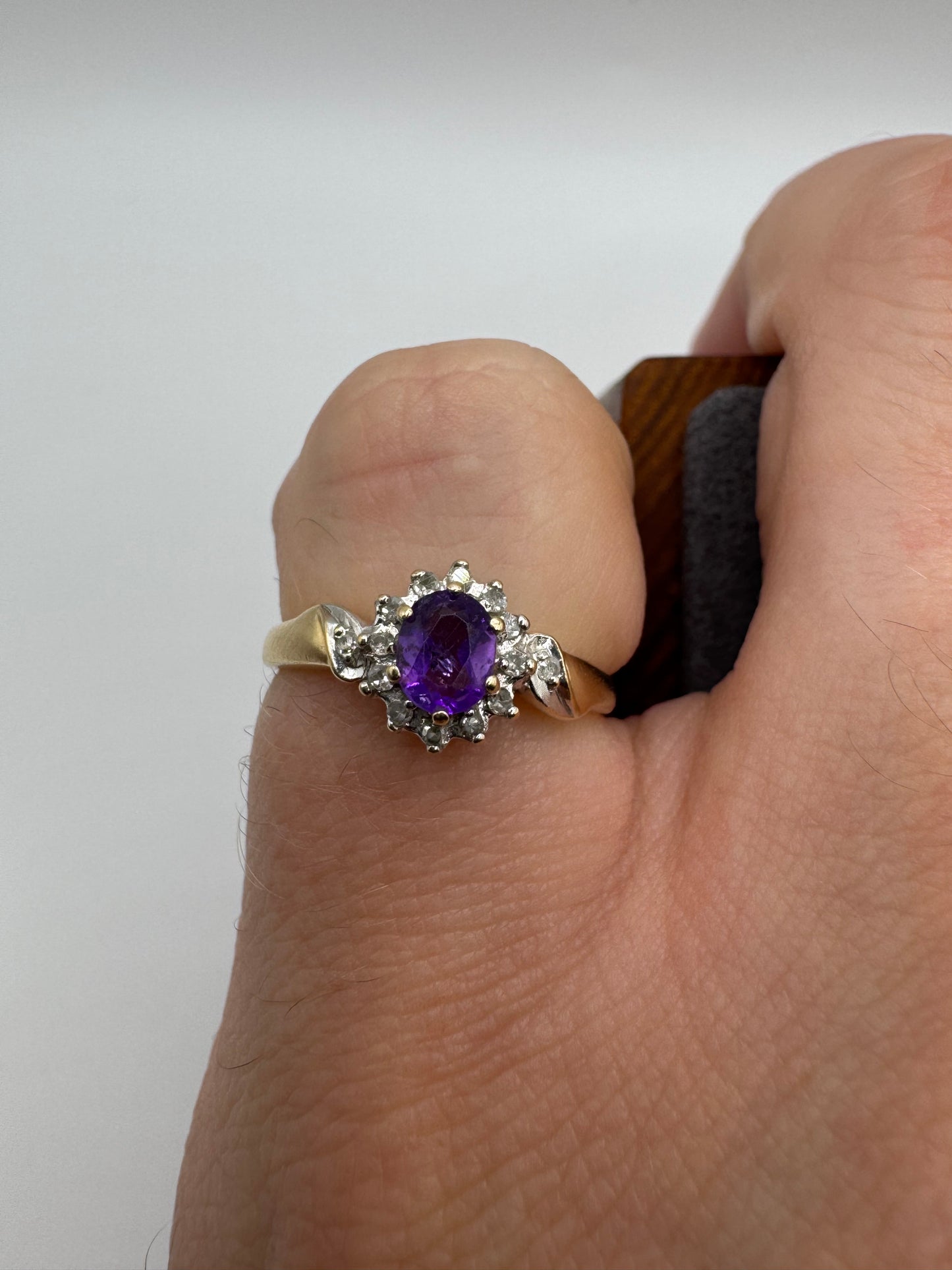 9ct gold amethyst and diamond ring