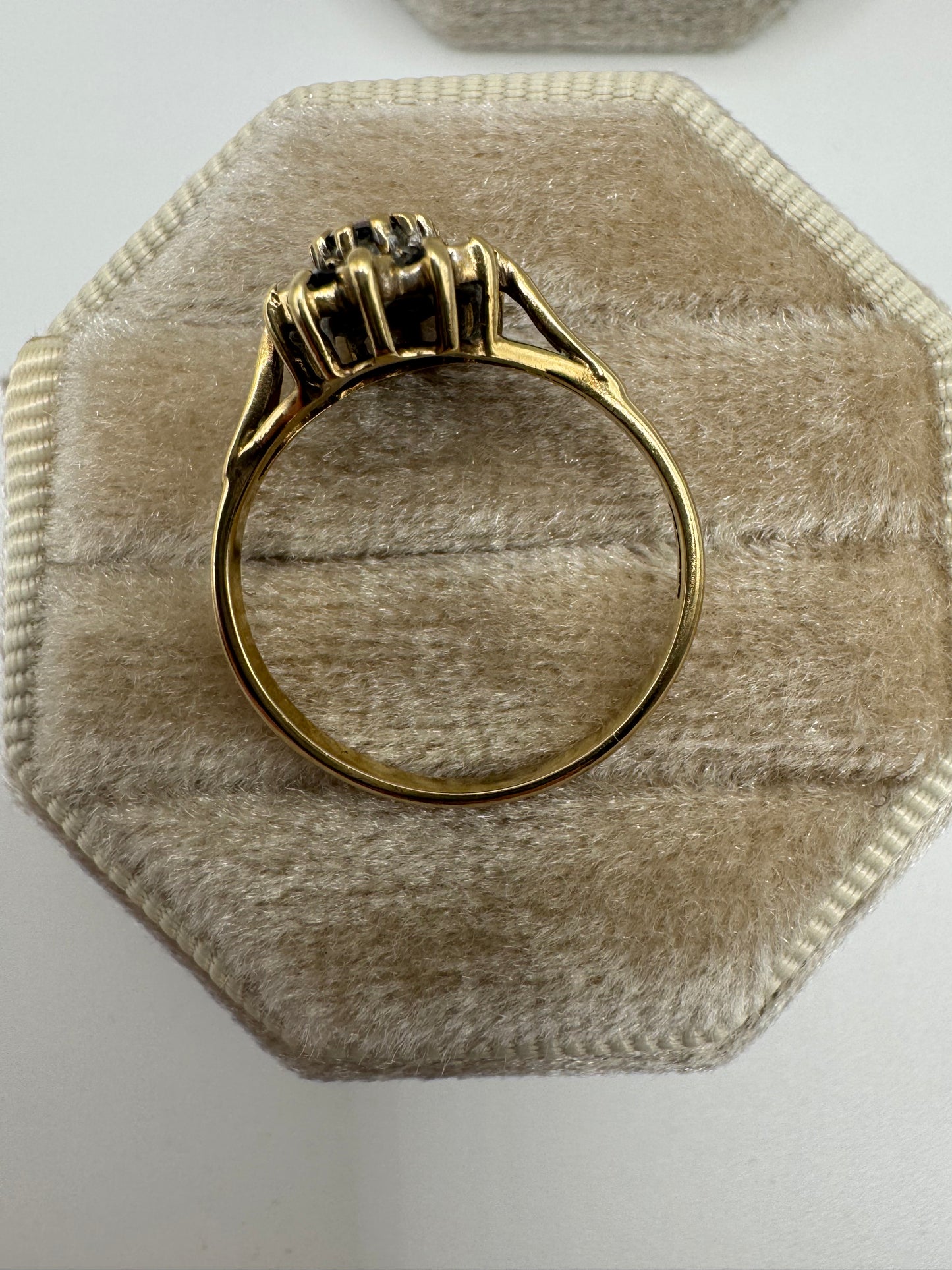9ct gold sapphire and diamond ring