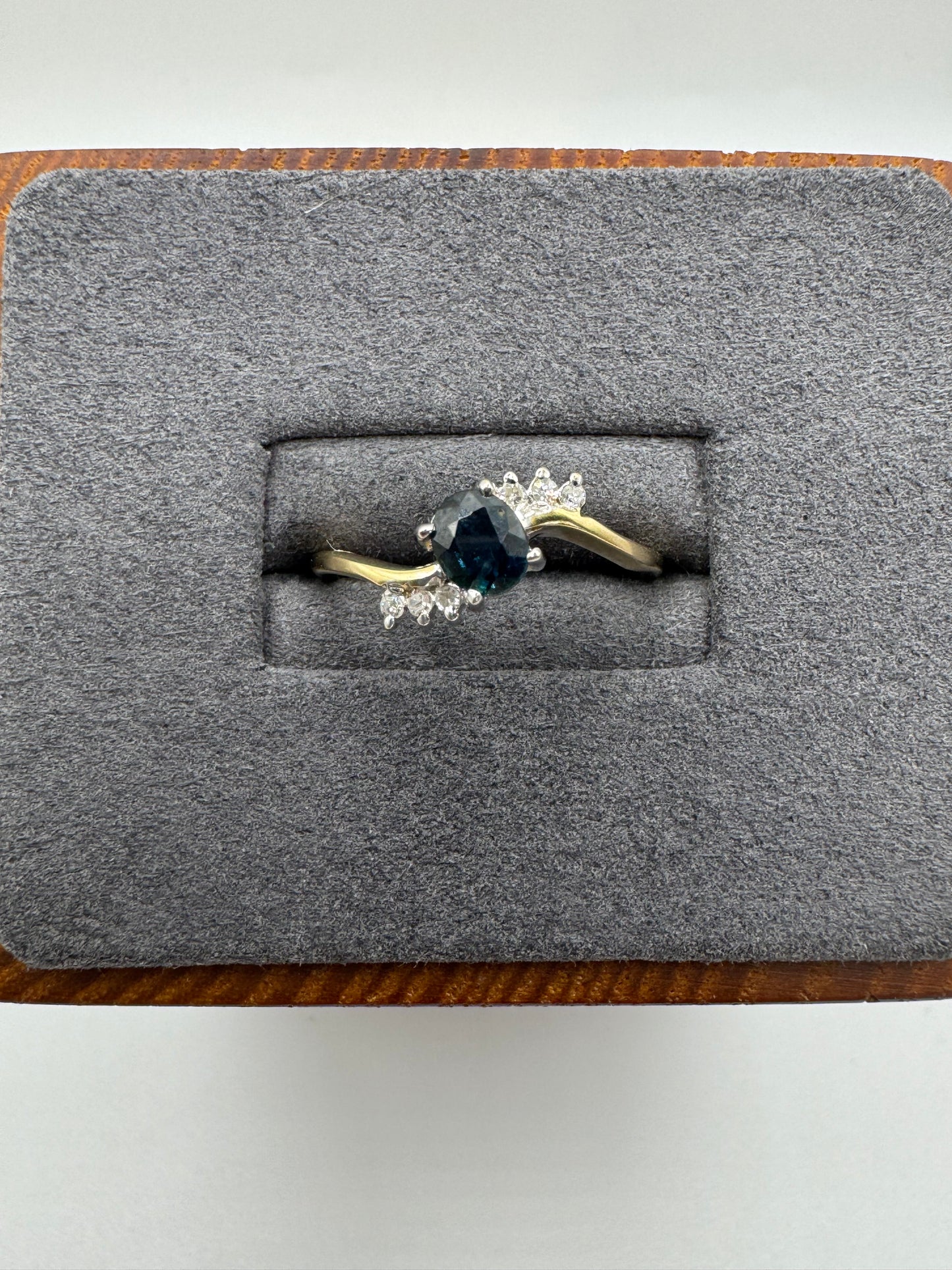 9ct gold sapphire and diamond ring