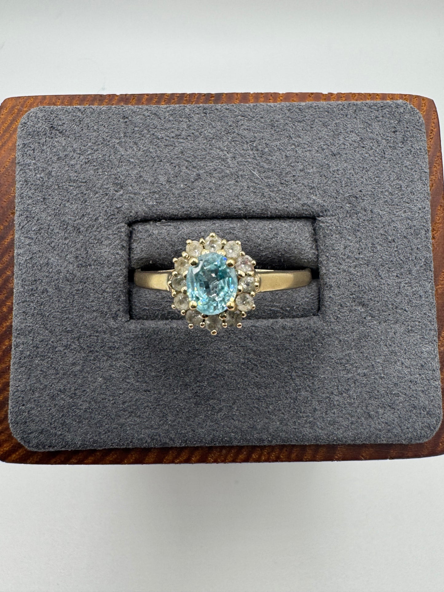 9ct gold topaz and cz ring