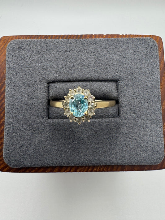9ct gold topaz and cz ring