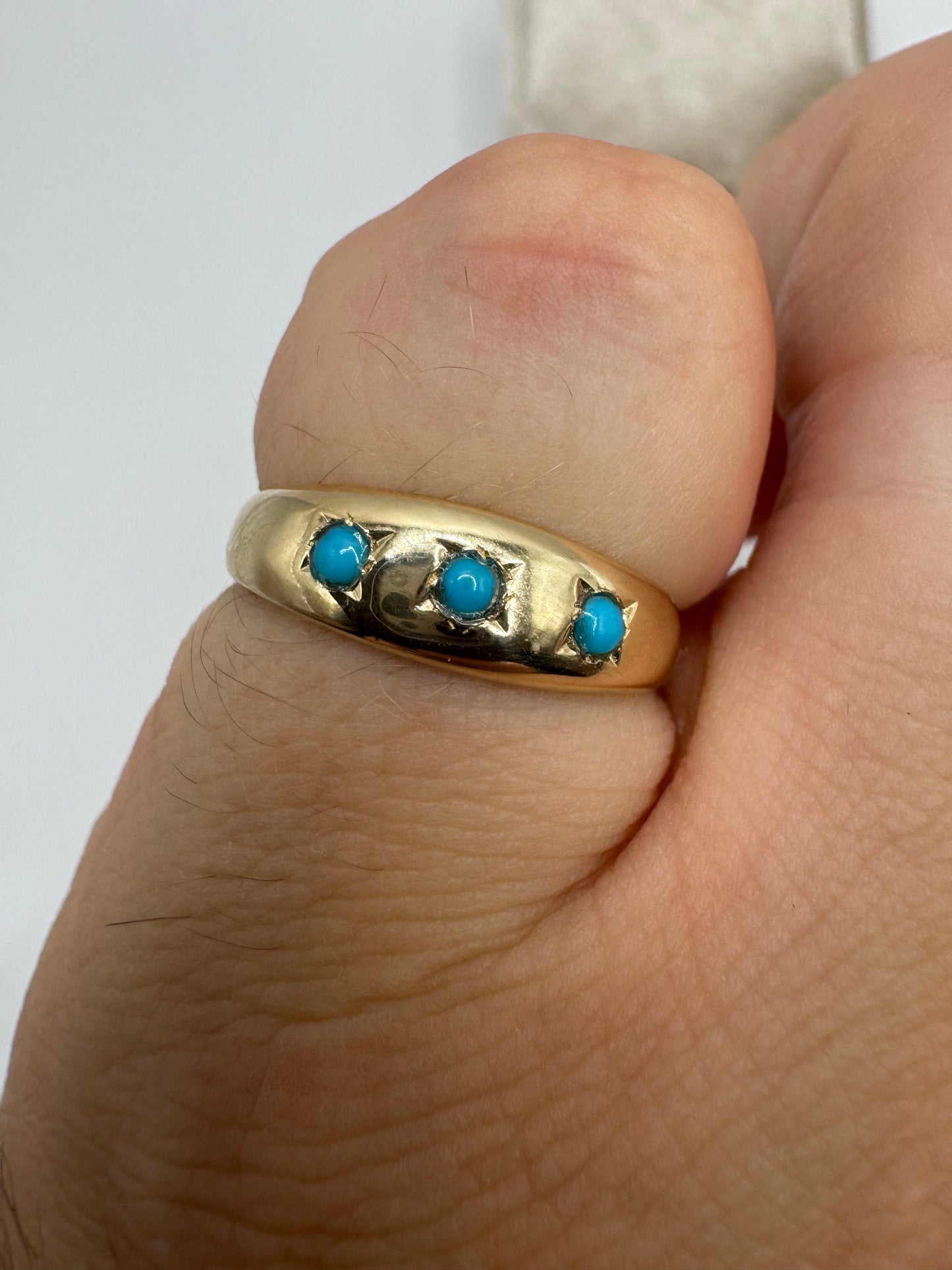 9ct gold turquoise gypsy ring