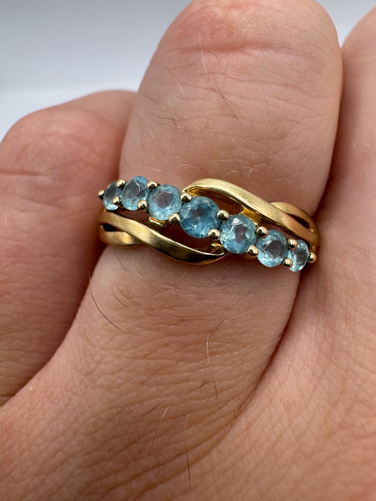 9ct gold blue apatite ring