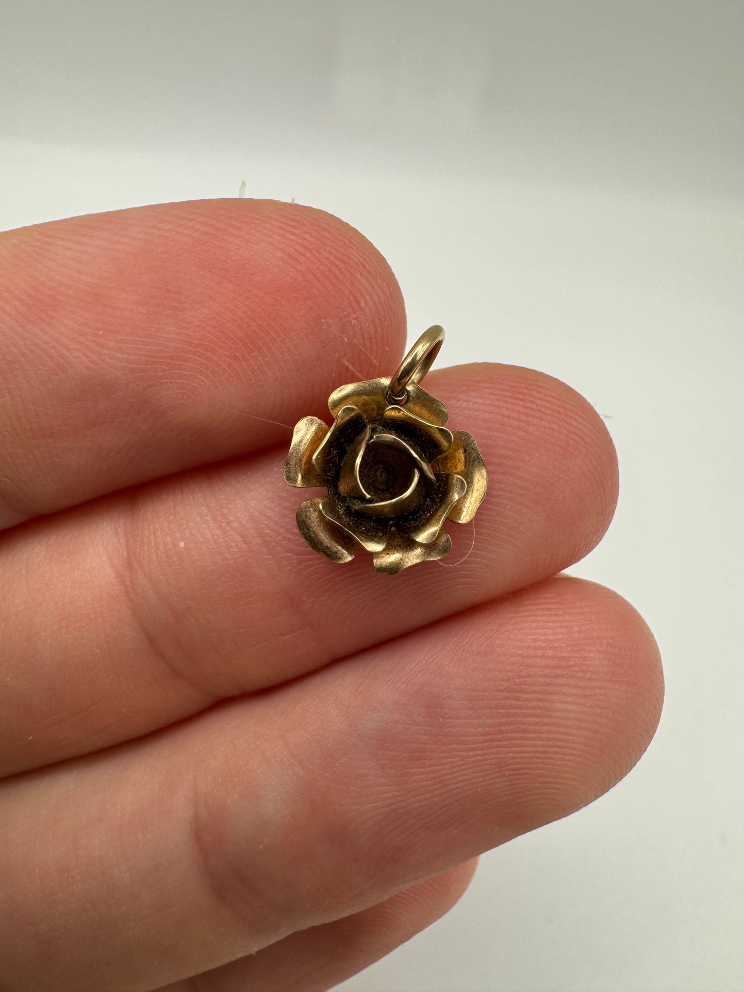 9ct gold rose charm